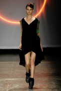 desfiles-erikaikezili-saopauloinverno2008rtw-100