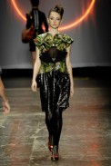 desfiles-erikaikezili-saopauloinverno2008rtw-104