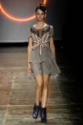 desfiles-erikaikezili-saopauloinverno2008rtw-111