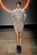 desfiles-erikaikezili-saopauloinverno2008rtw-119