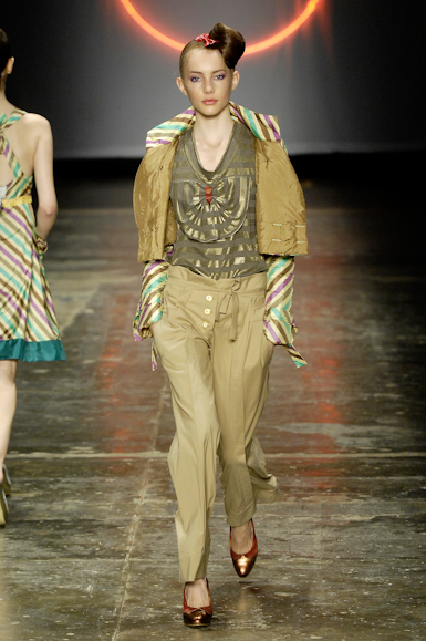 desfiles-erikaikezili-saopauloinverno2008rtw-123