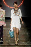 desfiles-erikaikezili-saopauloinverno2008rtw-126