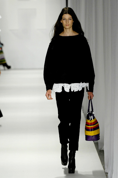 desfiles-fhfeminino-saopauloinverno2008rtw-106