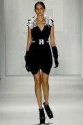 desfiles-fhfeminino-saopauloinverno2008rtw-116