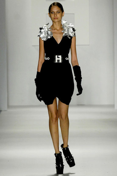 desfiles-fhfeminino-saopauloinverno2008rtw-116