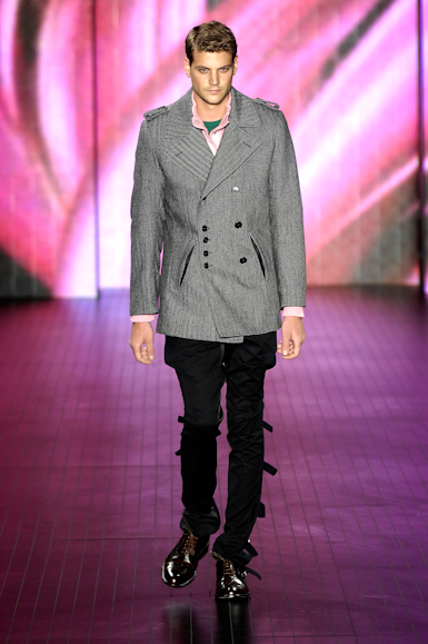 desfiles-fhmen-saopauloinverno2008rtw-100