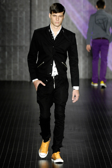 desfiles-fhmen-saopauloinverno2008rtw-106