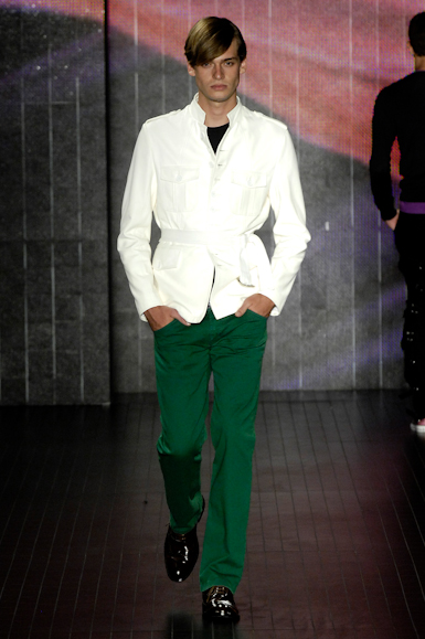 desfiles-fhmen-saopauloinverno2008rtw-111