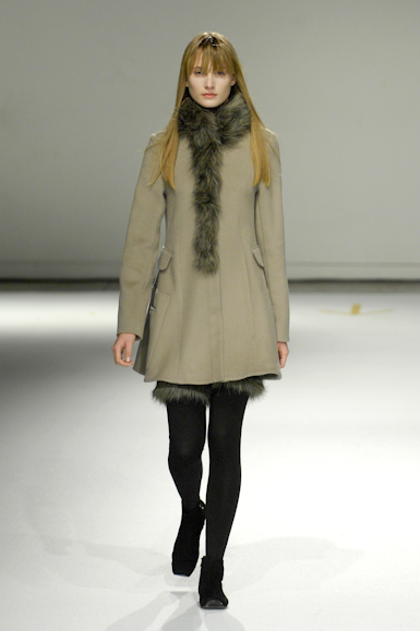 desfiles-gloriacoelho-saopauloinverno2008rtw-110
