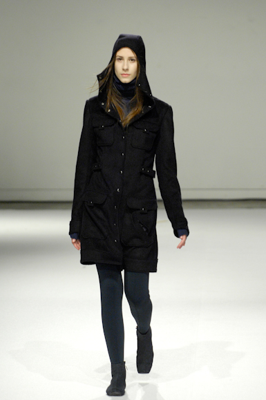 desfiles-gloriacoelho-saopauloinverno2008rtw-117