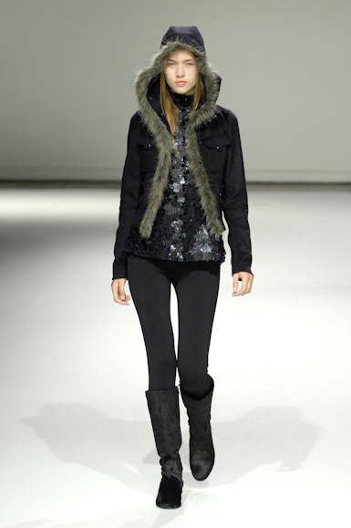 desfiles-gloriacoelho-saopauloinverno2008rtw-118