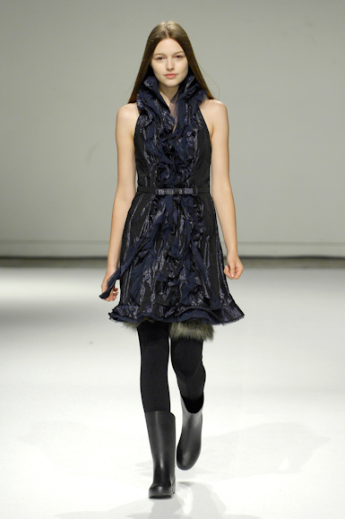 desfiles-gloriacoelho-saopauloinverno2008rtw-119