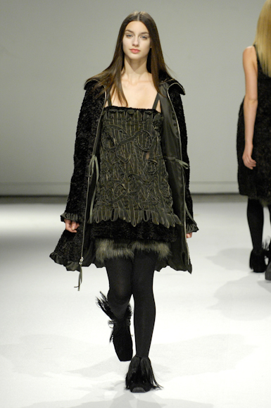 desfiles-gloriacoelho-saopauloinverno2008rtw-127