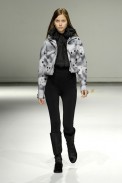 desfiles-gloriacoelho-saopauloinverno2008rtw-138