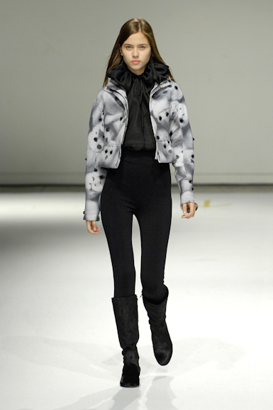 desfiles-gloriacoelho-saopauloinverno2008rtw-138