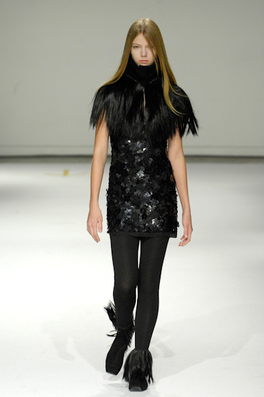 desfiles-gloriacoelho-saopauloinverno2008rtw-139