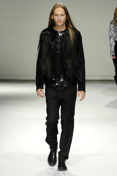 desfiles-gloriacoelho-saopauloinverno2008rtw-141
