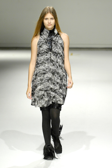 desfiles-gloriacoelho-saopauloinverno2008rtw-144