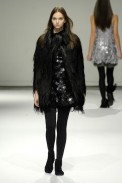 desfiles-gloriacoelho-saopauloinverno2008rtw-155
