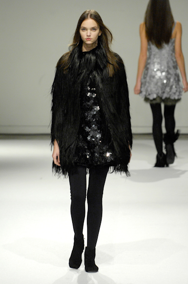 desfiles-gloriacoelho-saopauloinverno2008rtw-155