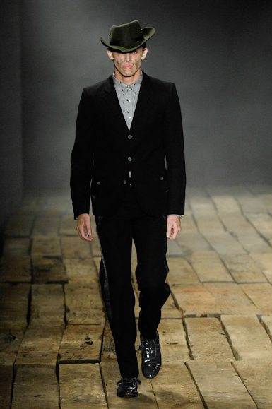desfiles-herchmen-saopauloinverno2008rtw-115