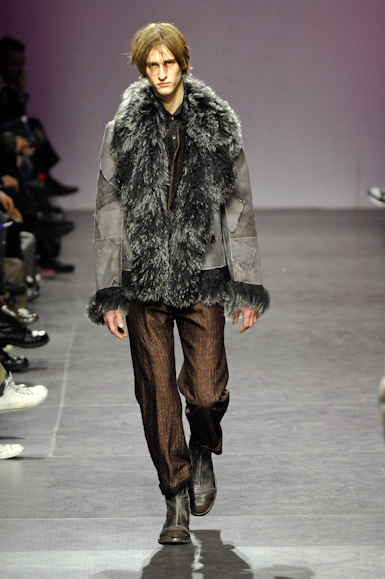 desfiles-anndemeulemeester-parisinverno2008men-115