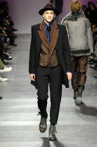 desfiles-anndemeulemeester-parisinverno2008men-116