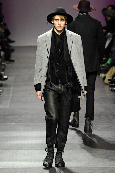 desfiles-anndemeulemeester-parisinverno2008men-121