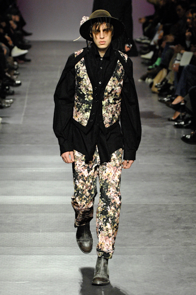 desfiles-anndemeulemeester-parisinverno2008men-130