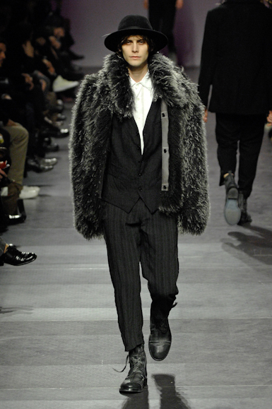 desfiles-anndemeulemeester-parisinverno2008men-132