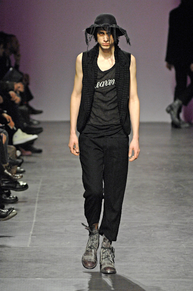 desfiles-anndemeulemeester-parisinverno2008men-133