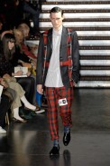 desfiles-commedesgarcons-parisinverno2008men-105