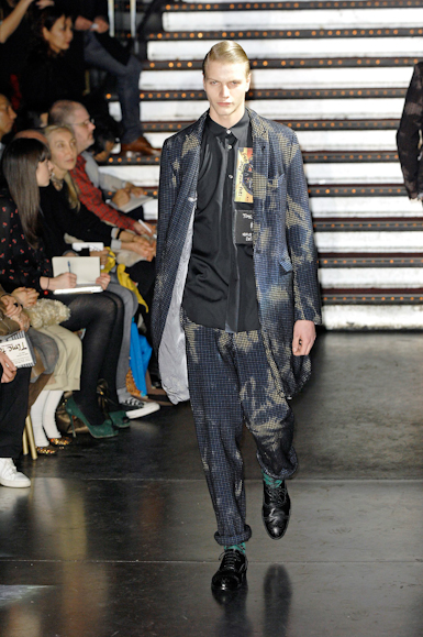 desfiles-commedesgarcons-parisinverno2008men-111