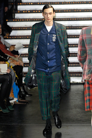 desfiles-commedesgarcons-parisinverno2008men-121