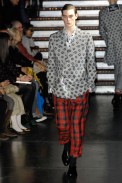 desfiles-commedesgarcons-parisinverno2008men-128