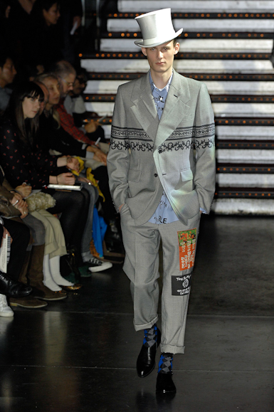 desfiles-commedesgarcons-parisinverno2008men-129