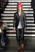 desfiles-commedesgarcons-parisinverno2008men-135