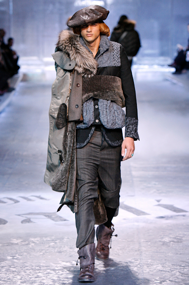 desfiles-johngalliano-parisinverno2008men-105