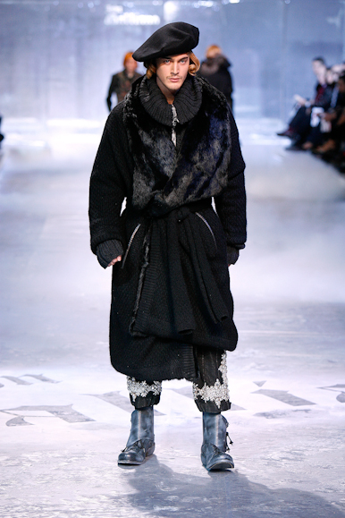 desfiles-johngalliano-parisinverno2008men-109