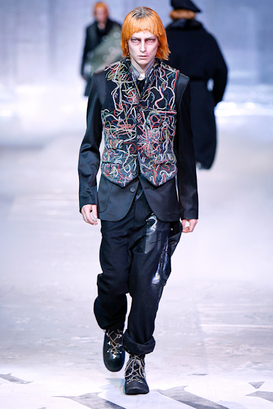 desfiles-johngalliano-parisinverno2008men-110