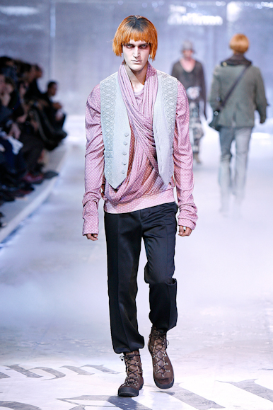 desfiles-johngalliano-parisinverno2008men-121