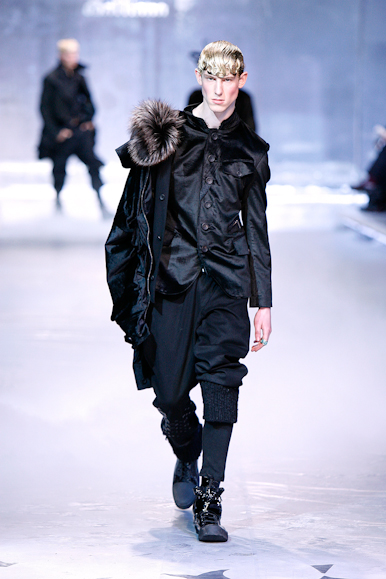 desfiles-johngalliano-parisinverno2008men-125