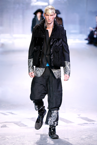 desfiles-johngalliano-parisinverno2008men-128