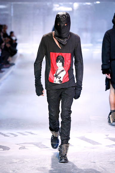desfiles-johngalliano-parisinverno2008men-137