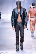 desfiles-johngalliano-parisinverno2008men-140