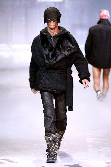 desfiles-johngalliano-parisinverno2008men-142