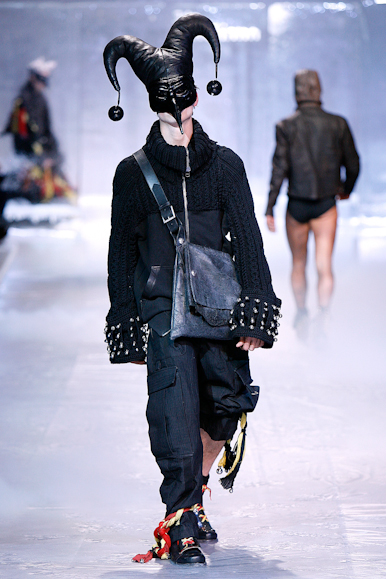 desfiles-johngalliano-parisinverno2008men-145