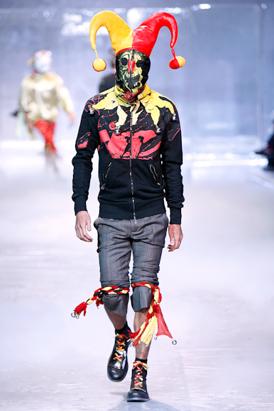 desfiles-johngalliano-parisinverno2008men-152