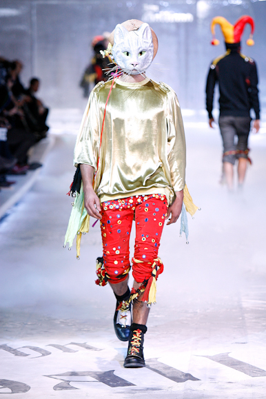 desfiles-johngalliano-parisinverno2008men-153
