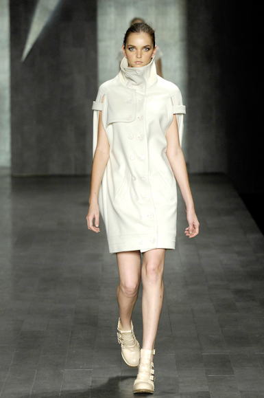 desfiles-zoomp-saopauloinverno2008rtw-108
